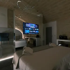 Daniel House Bari